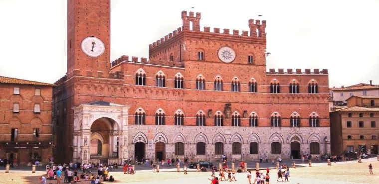Piazza del Campo  in Siena